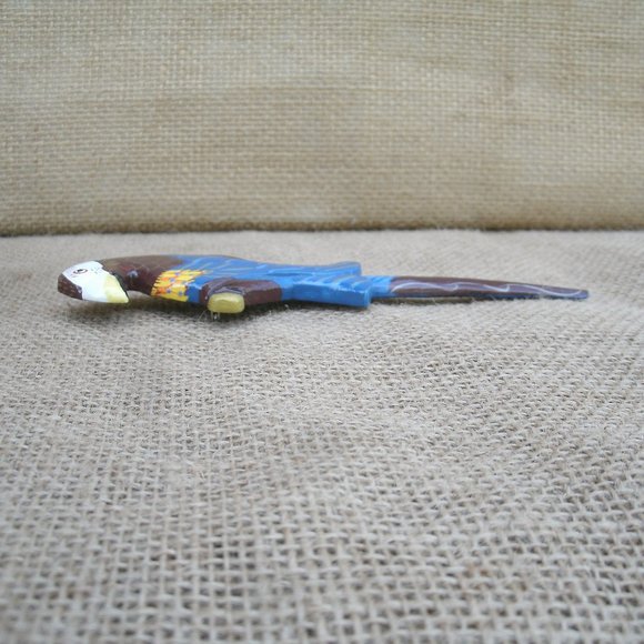 Vintage Handmade Carved Wood Parrot Pin - Picture 9 of 16